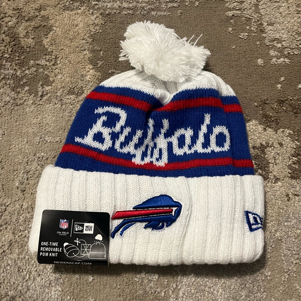 New Era Buffalo Bills Beanie Cursive Logo NFL Football NWT Embroidered Logo Pom